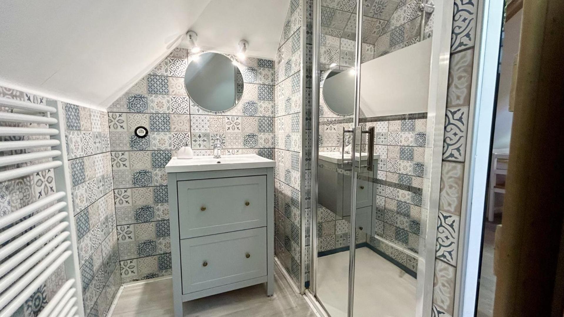 Terre & Mer'Veilles 2, Appartement Avec Spa Pour 2 Personnes Favières Екстериор снимка
